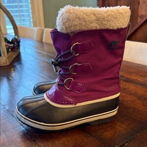 Sorel Purple and Black Snow Boots